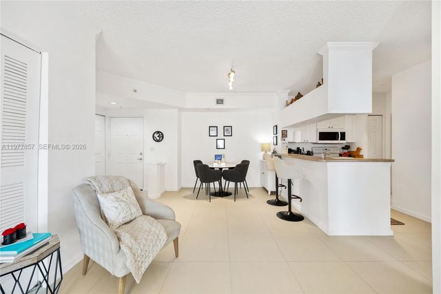 17100 N Bay Road 1810, Sunny Isles Beach, FL 33160