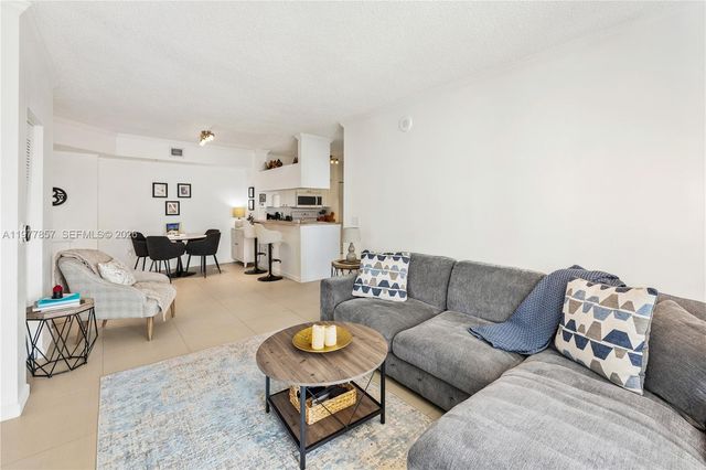 17100 N Bay Road 1810, Sunny Isles Beach, FL 33160