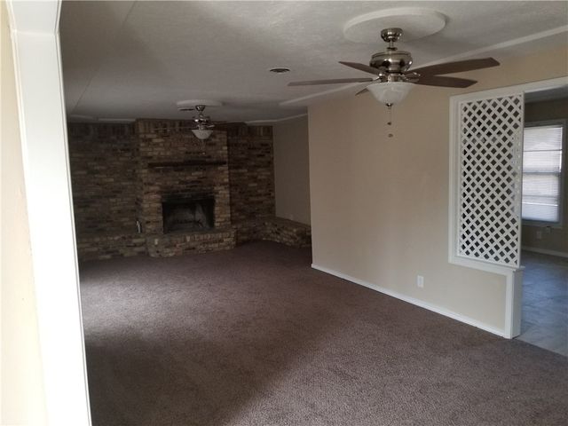 3575 Paramount Street, North Richland Hills, TX 76117