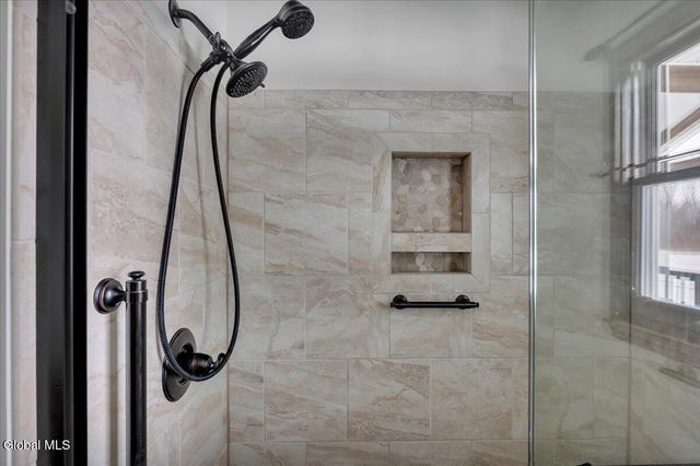 31 Tanners Lane, Rensselaer, NY 12144