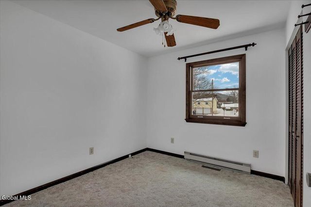 31 Tanners Lane, Rensselaer, NY 12144