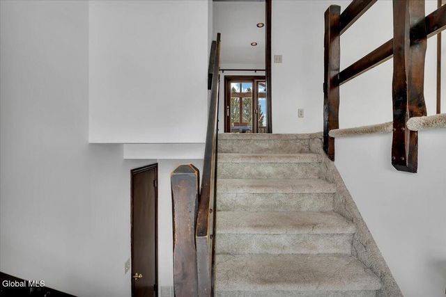 31 Tanners Lane, Rensselaer, NY 12144