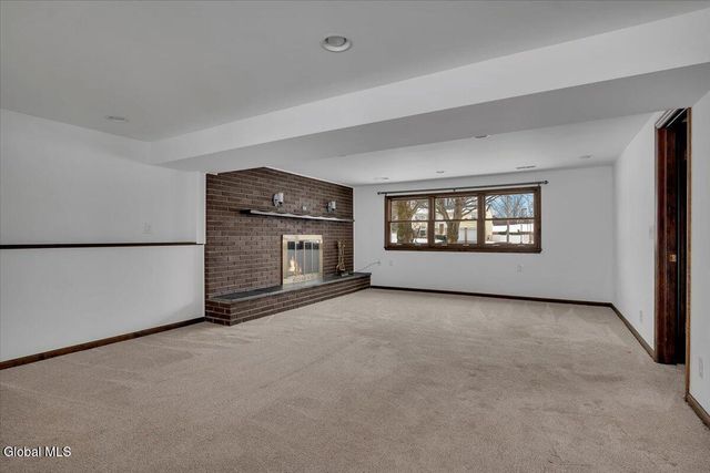 31 Tanners Lane, Rensselaer, NY 12144