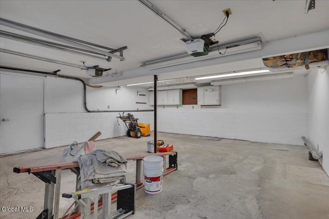 31 Tanners Lane, Rensselaer, NY 12144