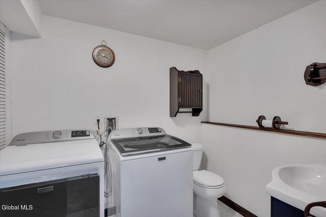 31 Tanners Lane, Rensselaer, NY 12144