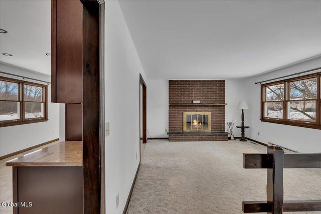 31 Tanners Lane, Rensselaer, NY 12144