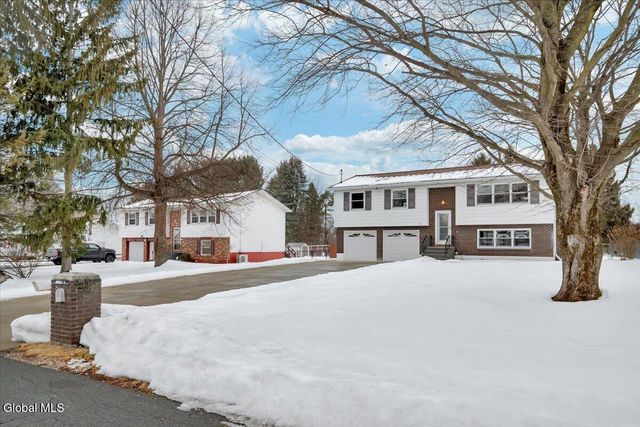 31 Tanners Lane, Rensselaer, NY 12144