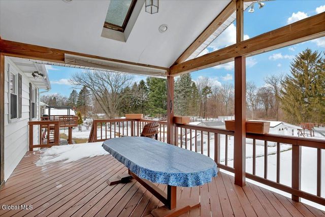 31 Tanners Lane, Rensselaer, NY 12144