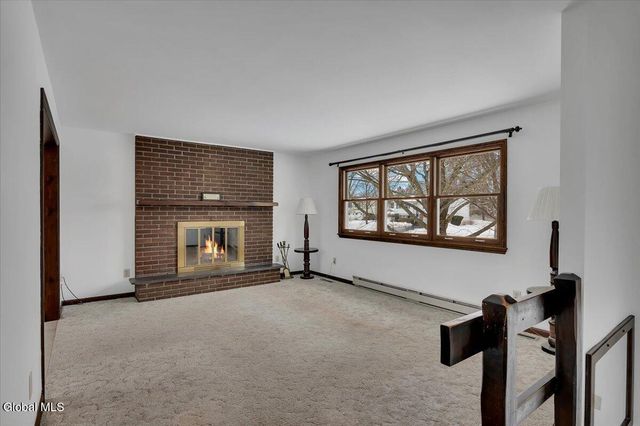 31 Tanners Lane, Rensselaer, NY 12144