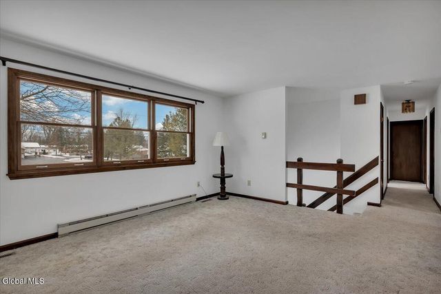 31 Tanners Lane, Rensselaer, NY 12144