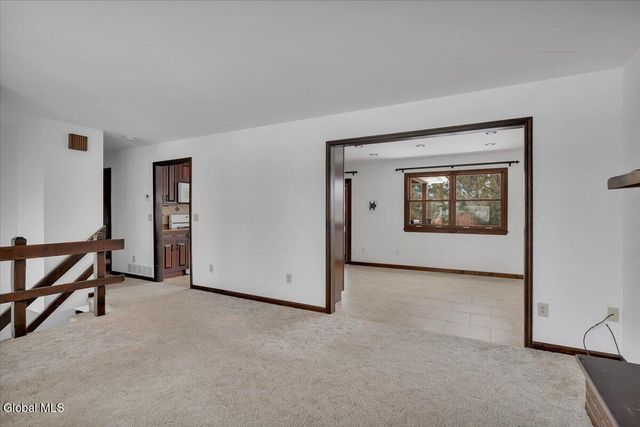 31 Tanners Lane, Rensselaer, NY 12144