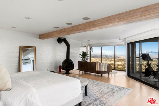 8308 Grand View Drive, Los Angeles, CA 90046