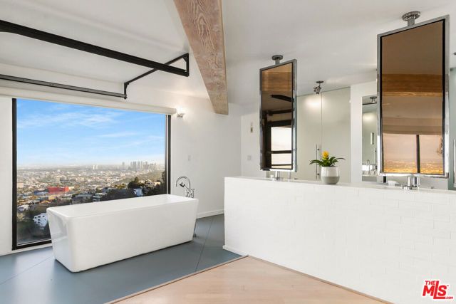 8308 Grand View Drive, Los Angeles, CA 90046