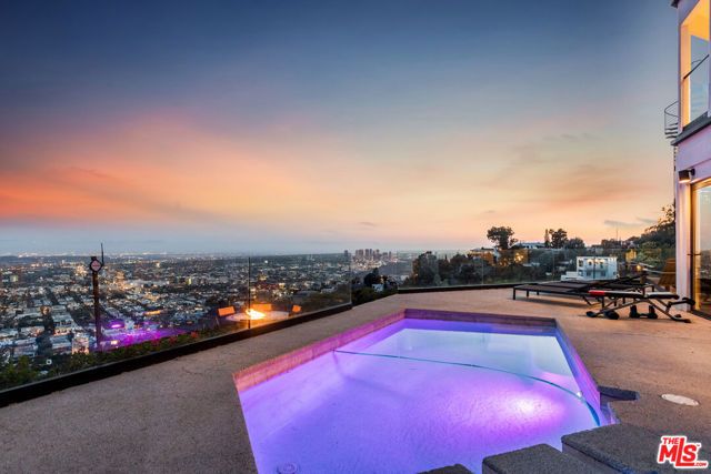 8308 Grand View Drive, Los Angeles, CA 90046