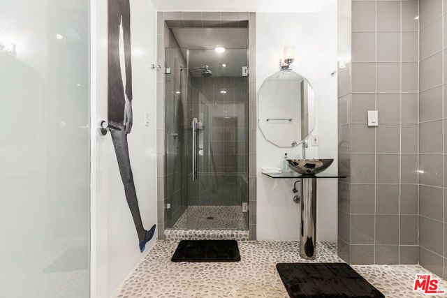 8308 Grand View Drive, Los Angeles, CA 90046