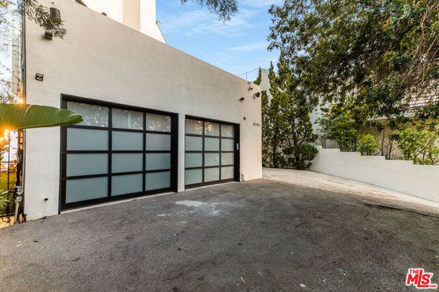 8308 Grand View Drive, Los Angeles, CA 90046