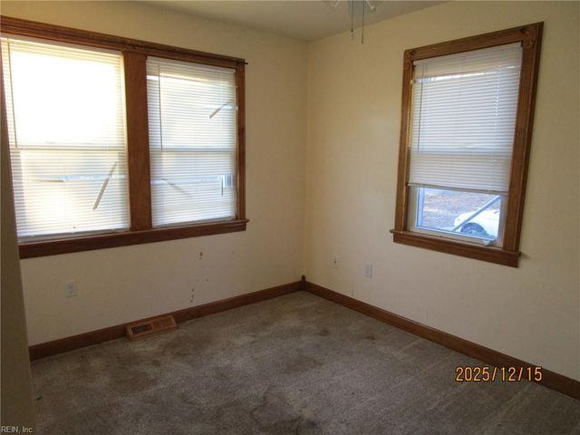 12 McDonald RD, Hampton, VA 23669