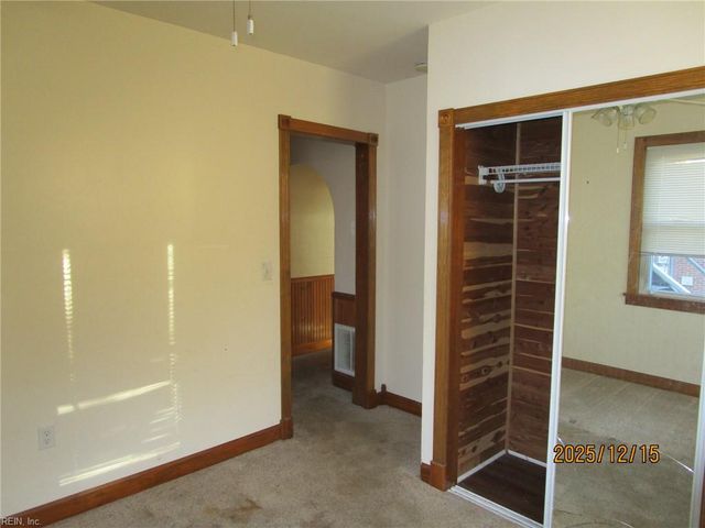 12 McDonald RD, Hampton, VA 23669