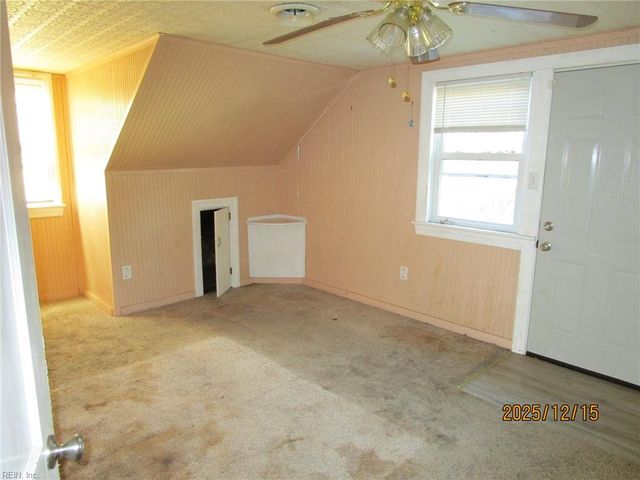 12 McDonald RD, Hampton, VA 23669