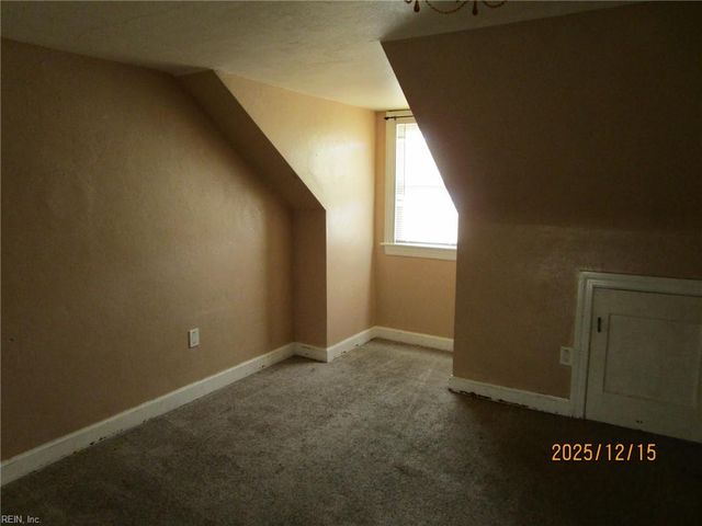 12 McDonald RD, Hampton, VA 23669