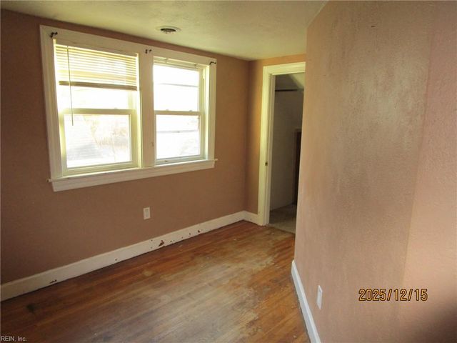 12 McDonald RD, Hampton, VA 23669