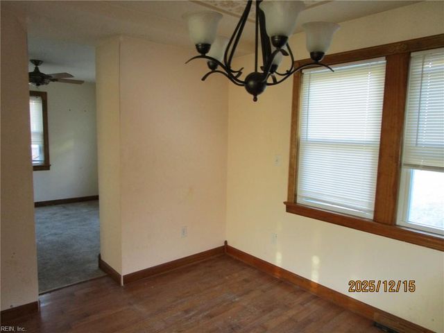 12 McDonald RD, Hampton, VA 23669