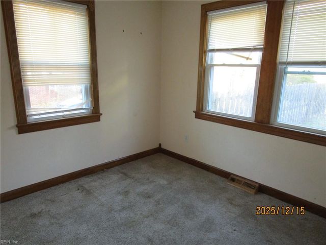 12 McDonald RD, Hampton, VA 23669