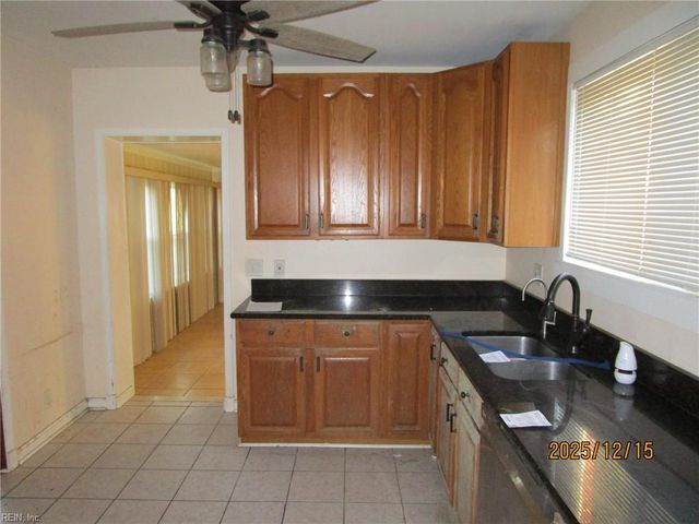 12 McDonald RD, Hampton, VA 23669