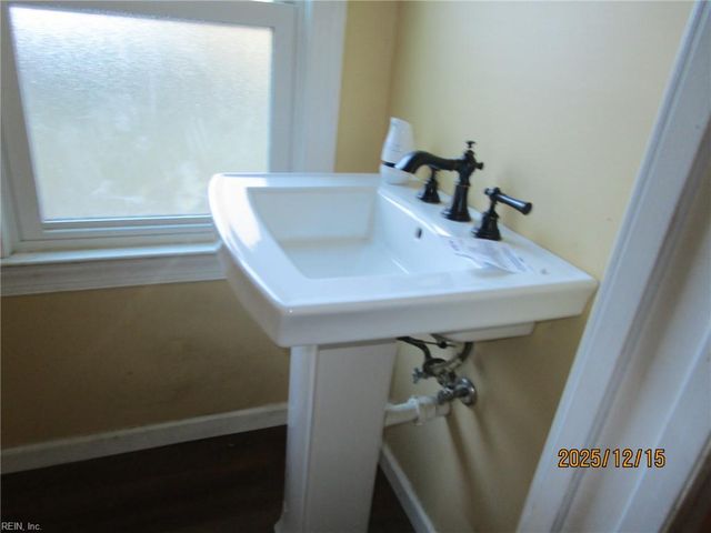 12 McDonald RD, Hampton, VA 23669