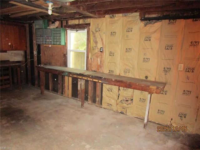 12 McDonald RD, Hampton, VA 23669