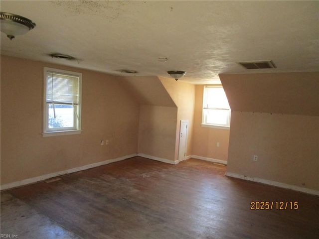 12 McDonald RD, Hampton, VA 23669