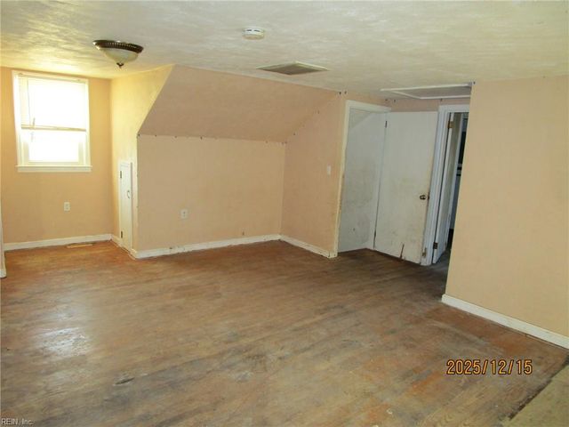 12 McDonald RD, Hampton, VA 23669