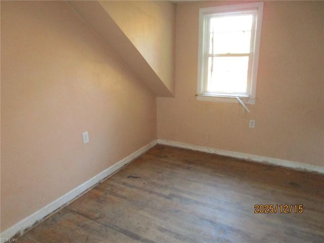 12 McDonald RD, Hampton, VA 23669