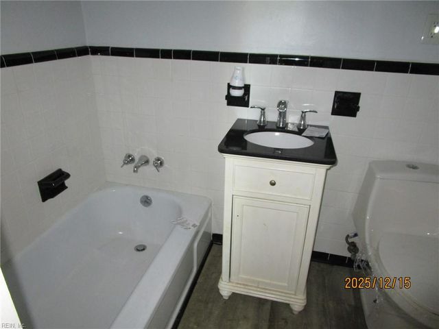 12 McDonald RD, Hampton, VA 23669