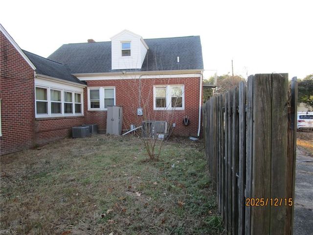 12 McDonald RD, Hampton, VA 23669