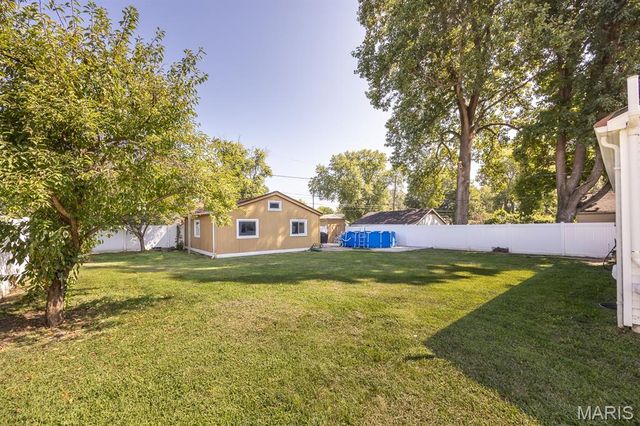 149 S 33rd Street, Belleville, IL 62226