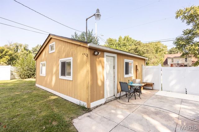 149 S 33rd Street, Belleville, IL 62226