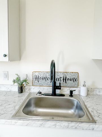 2220 Fort Avenue, Lynchburg, VA 24501