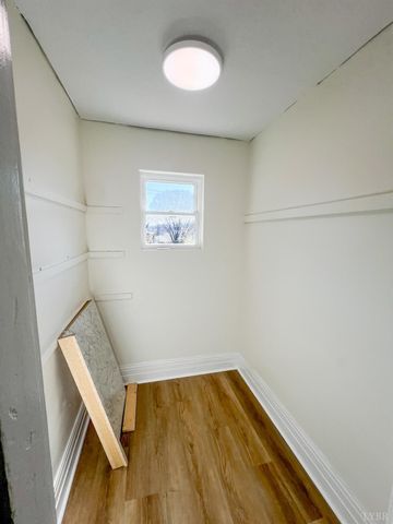 2220 Fort Avenue, Lynchburg, VA 24501