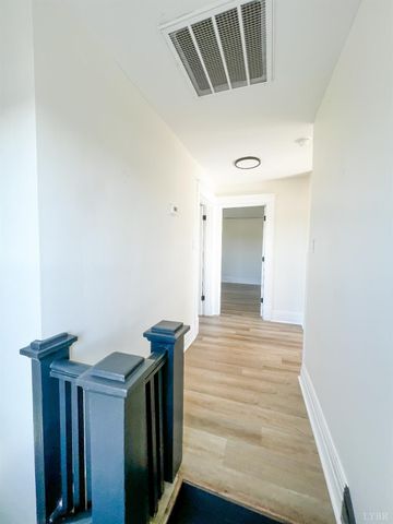 2220 Fort Avenue, Lynchburg, VA 24501