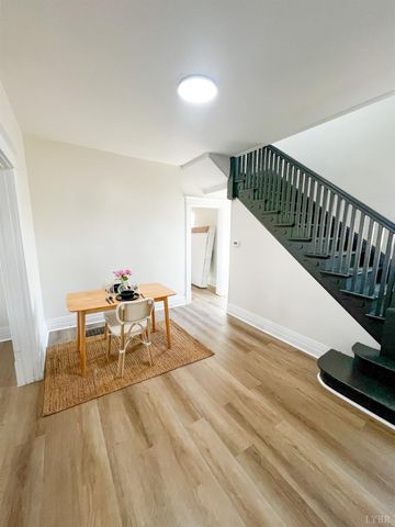 2220 Fort Avenue, Lynchburg, VA 24501