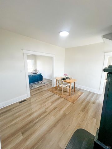 2220 Fort Avenue, Lynchburg, VA 24501