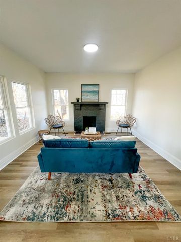 2220 Fort Avenue, Lynchburg, VA 24501