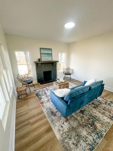 2220 Fort Avenue, Lynchburg, VA 24501