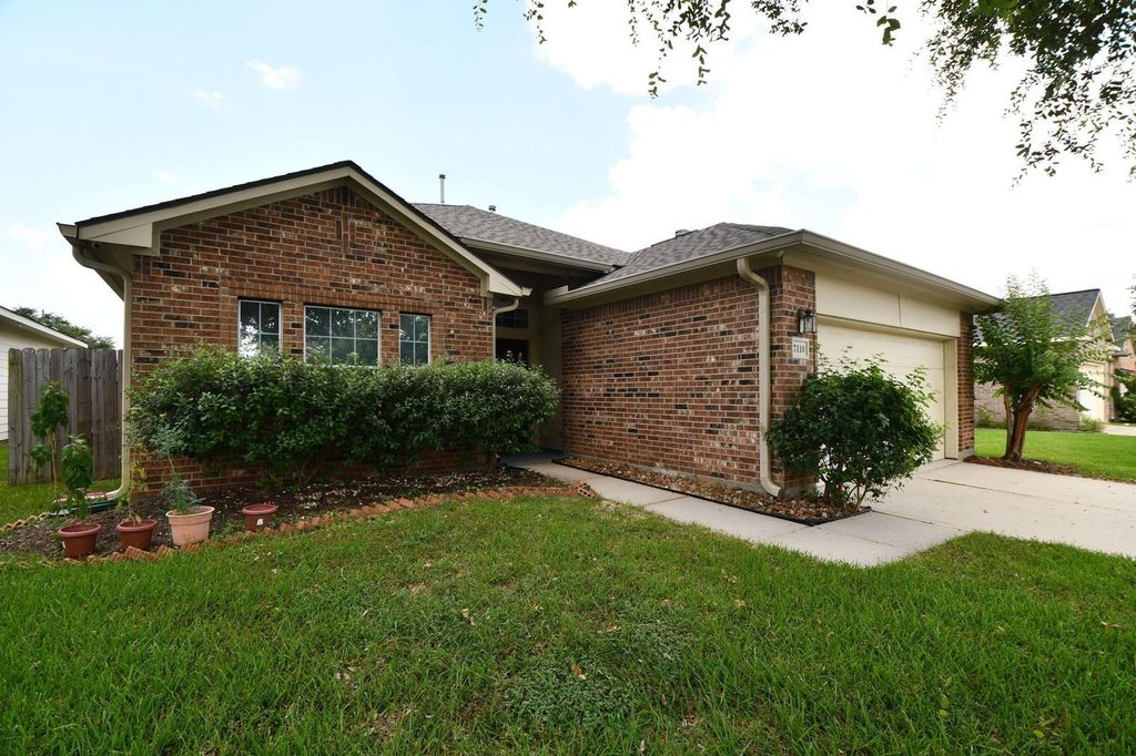 7110 Anaquitas Creek Court, Richmond, TX 77407
