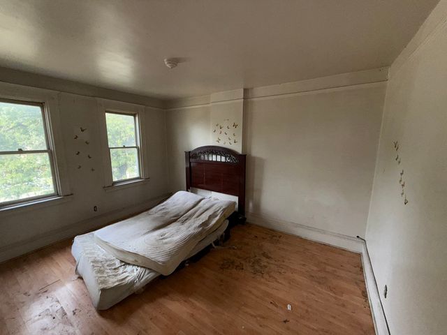 10547 S Corliss Avenue, Chicago, IL 60628