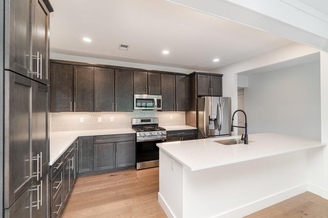 605 Manhattan Boulevard, 202, Dayton, KY 41074