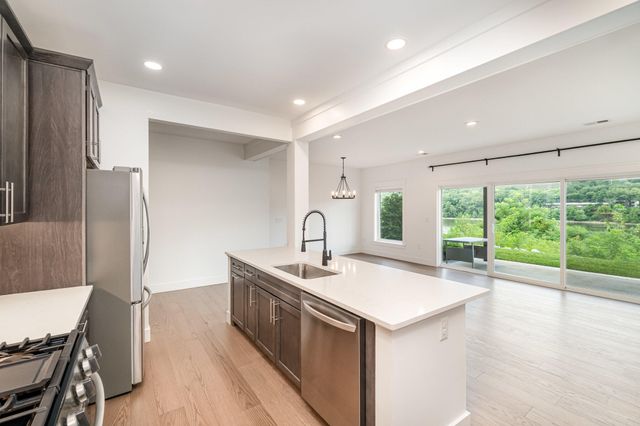 605 Manhattan Boulevard, 202, Dayton, KY 41074