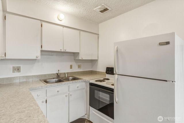 504 N 7th Avenue, Kelso, WA 98626