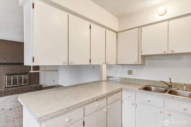 504 N 7th Avenue, Kelso, WA 98626